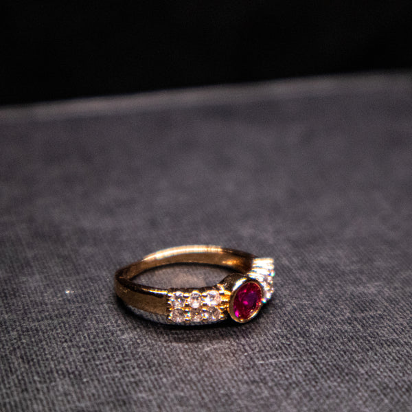 Zircon Studded Ring Golden